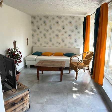 Cocooning Apartment Pujaut Bagian luar foto