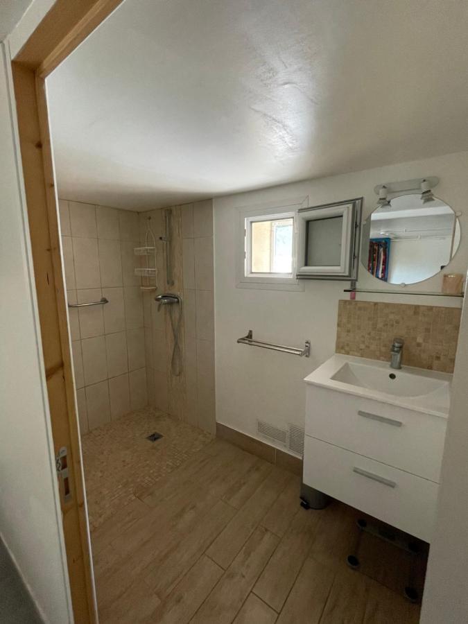 Cocooning Apartment Pujaut Bagian luar foto