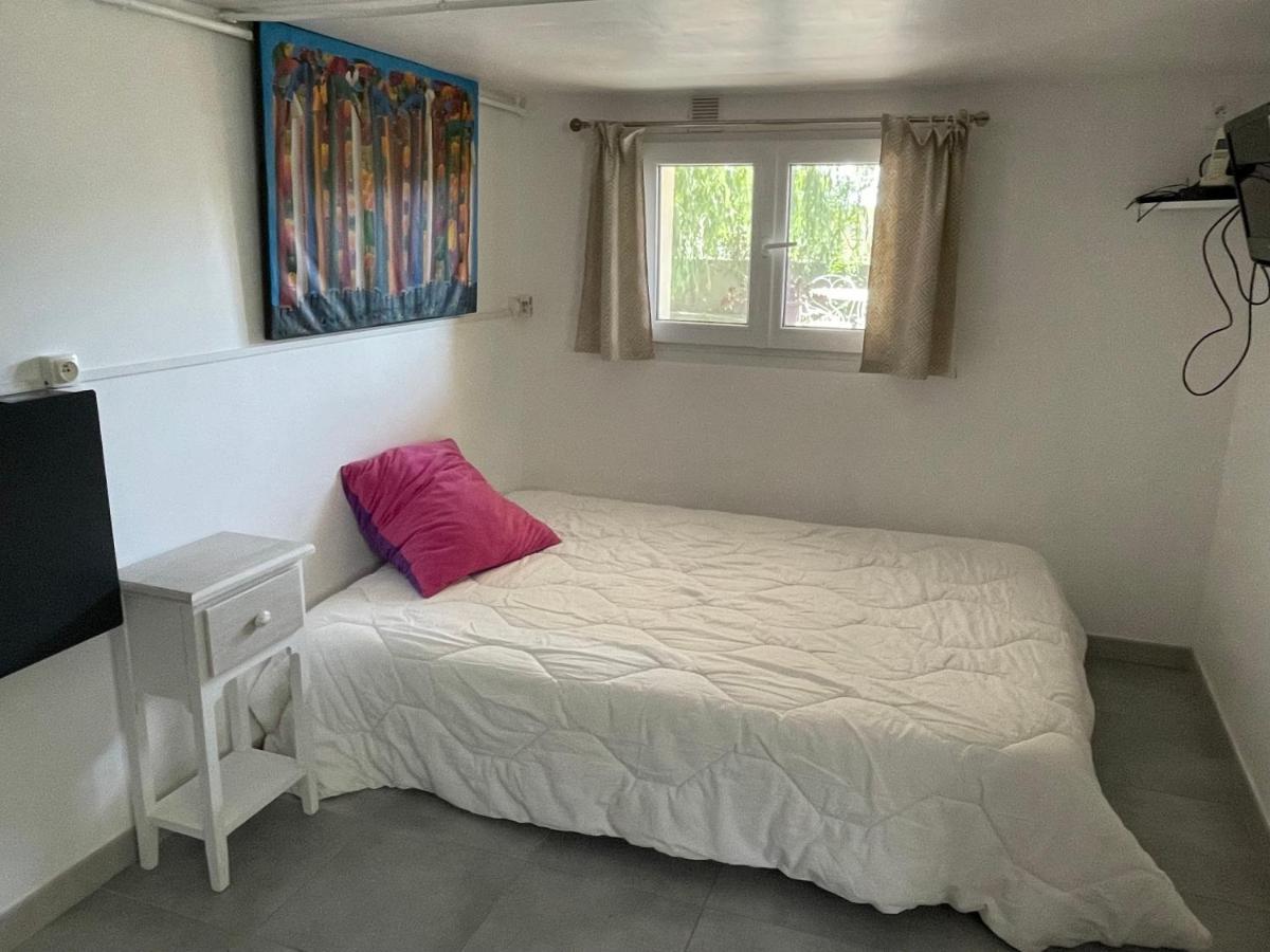 Cocooning Apartment Pujaut Bagian luar foto